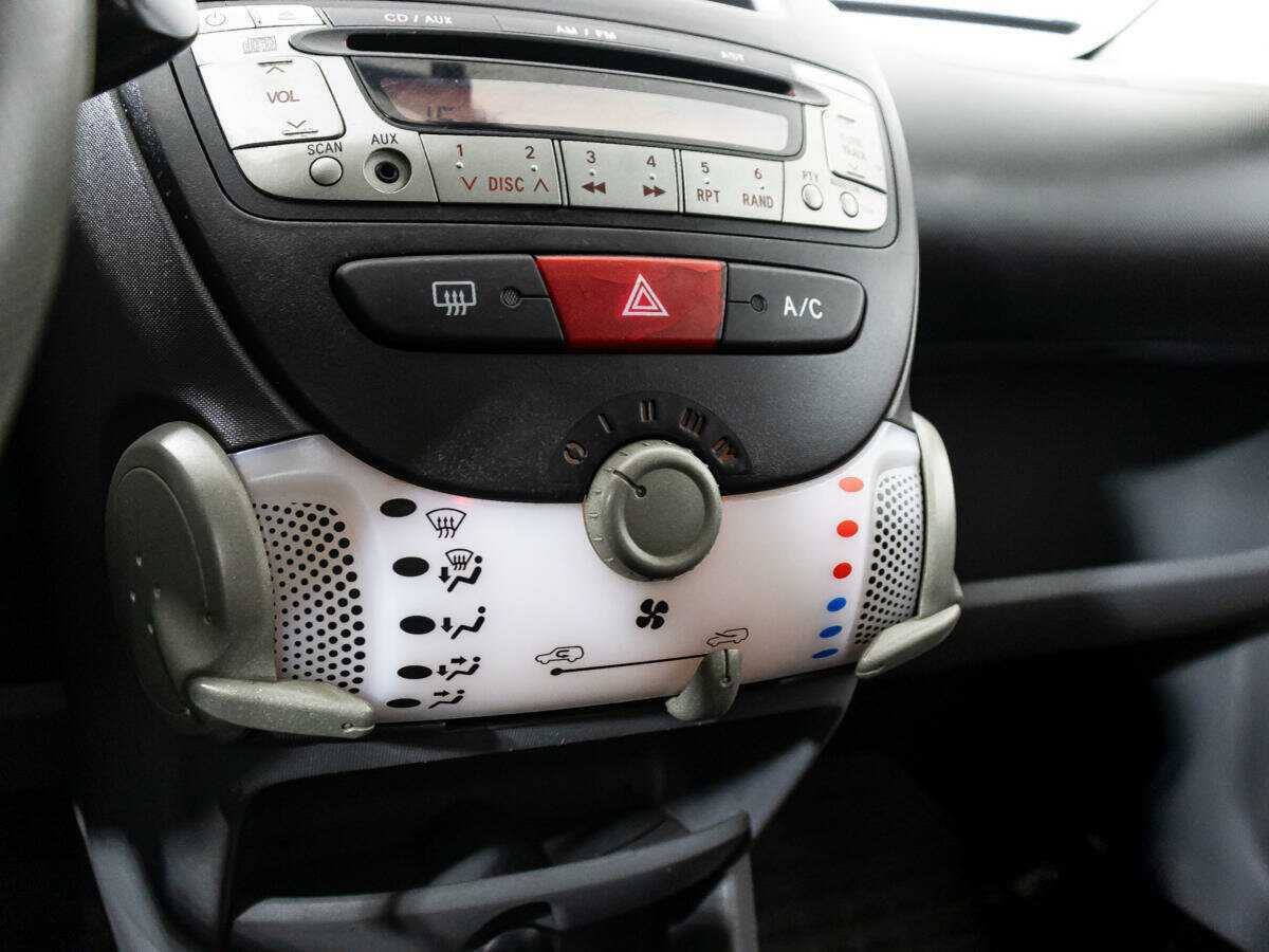 Peugeot 107, 2009 Фото №14