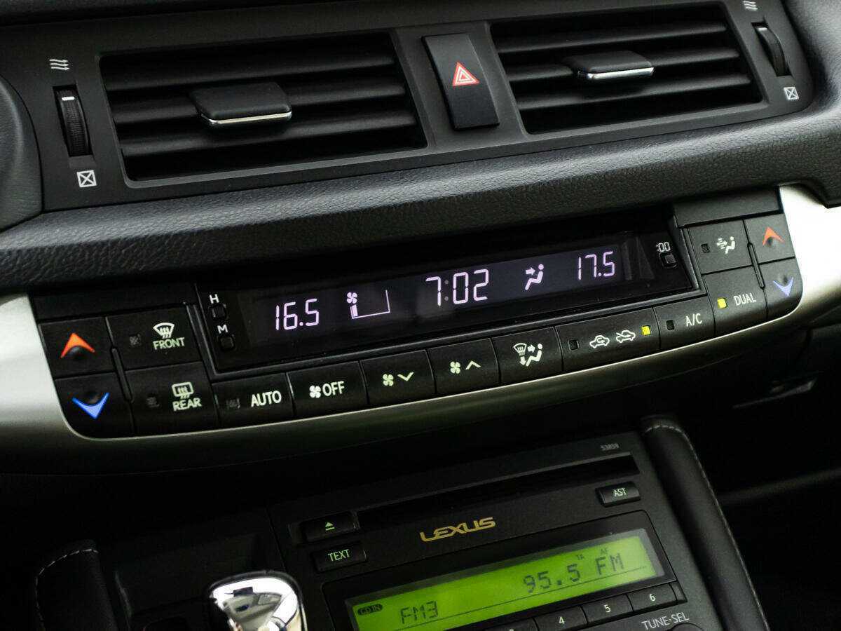 Lexus CT 200h, 2011 Фото №15