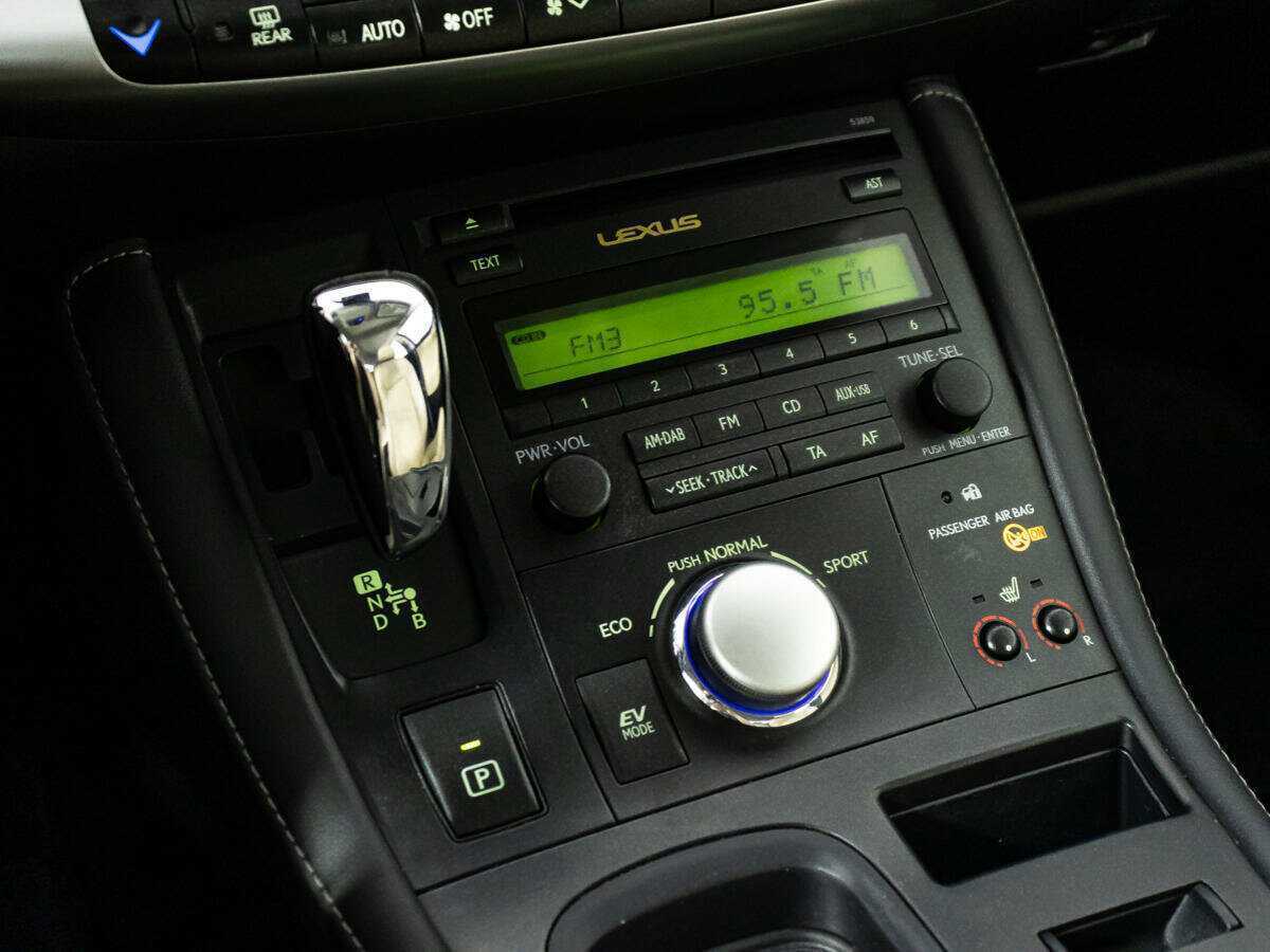 Lexus CT 200h, 2011 Фото №16