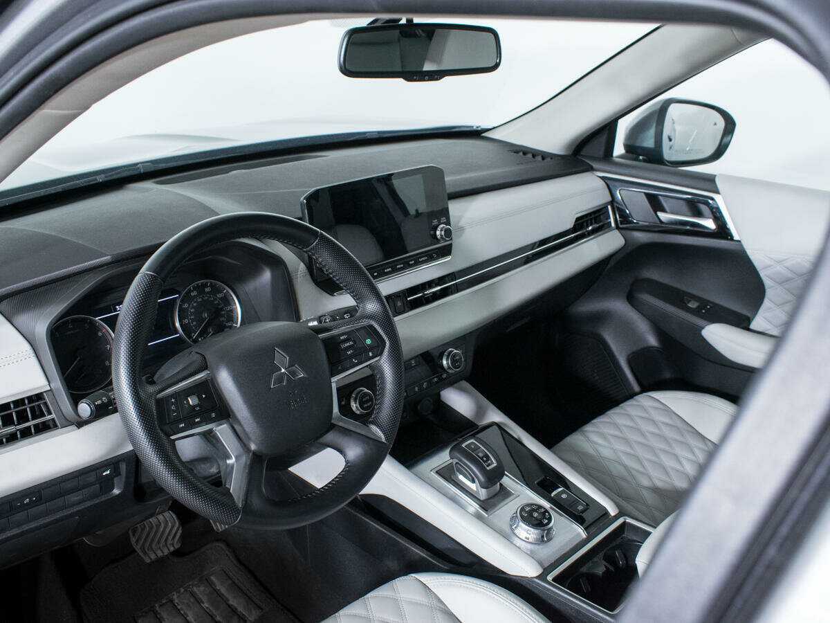 Mitsubishi Outlander, 2022 Фото №13