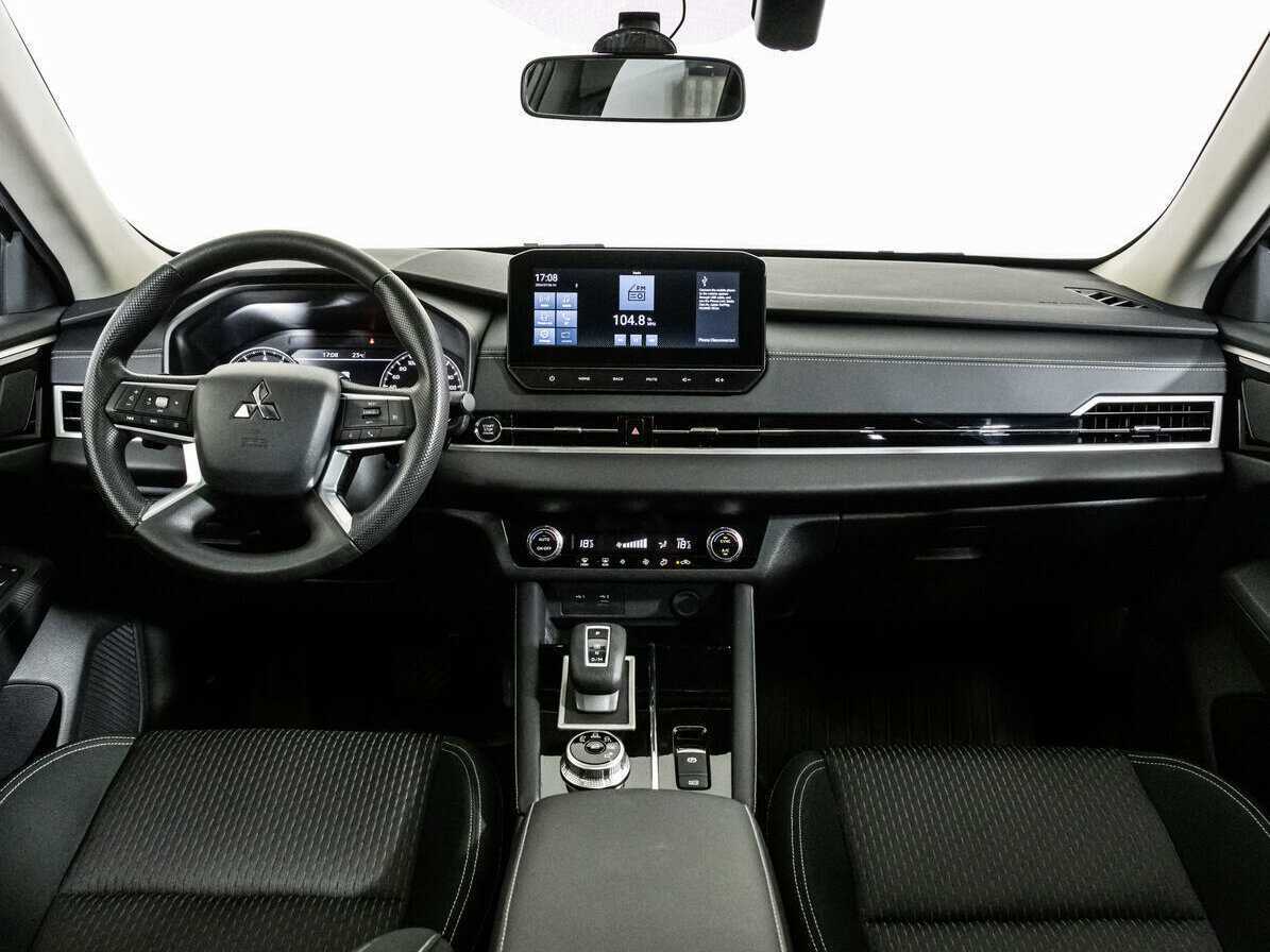 Mitsubishi Outlander, 2023 Фото №8