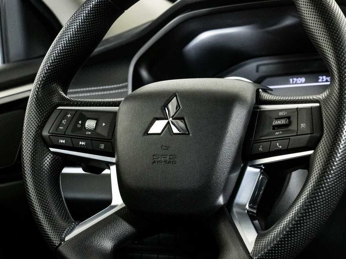 Mitsubishi Outlander, 2023 Фото №9