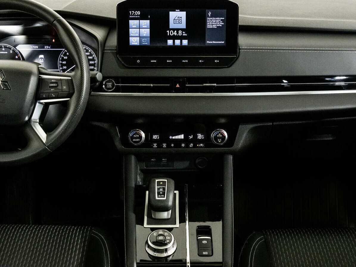 Mitsubishi Outlander, 2023 Фото №11