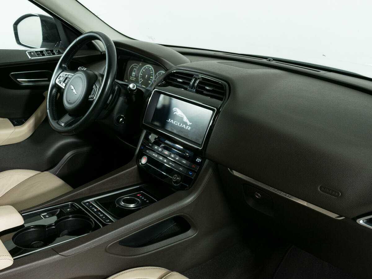 Jaguar F-Pace, 2016 Фото №9
