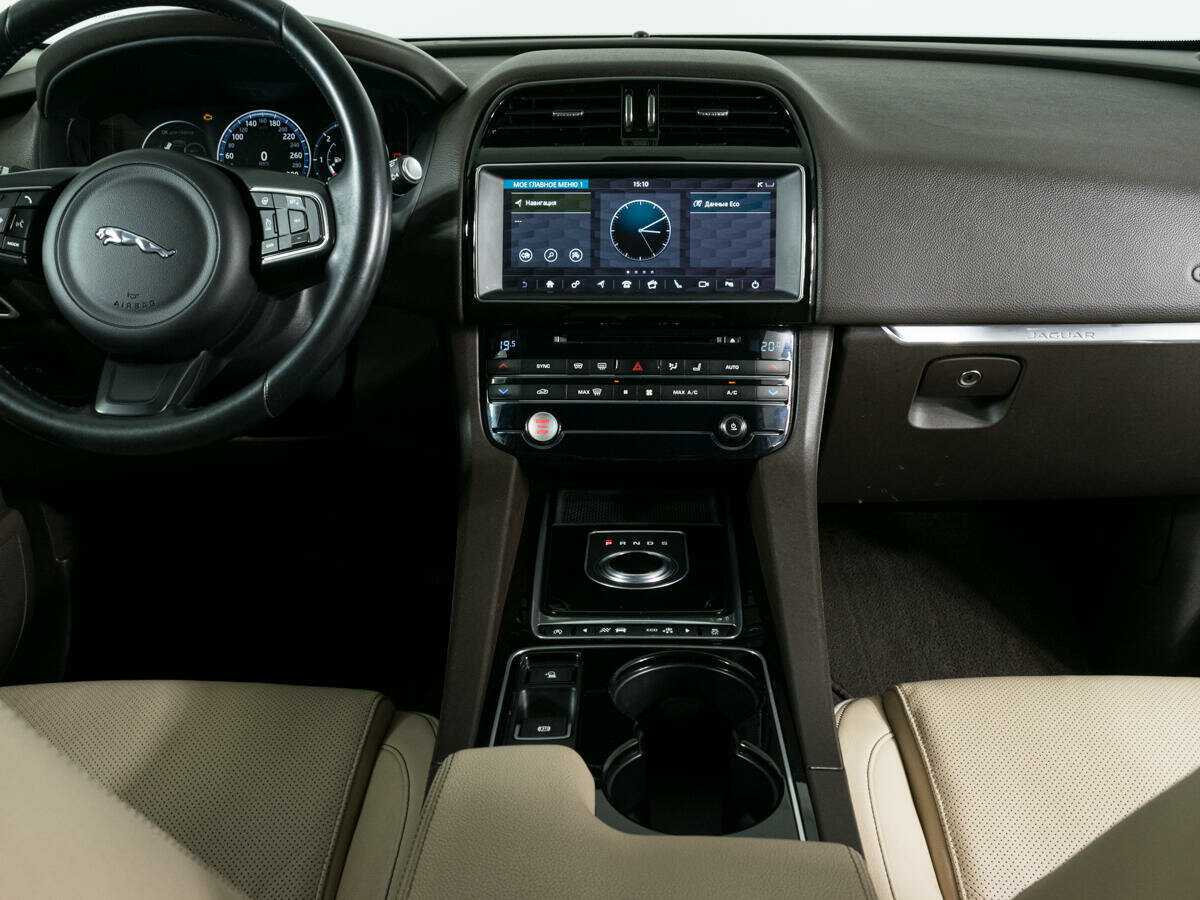 Jaguar F-Pace, 2016 Фото №10