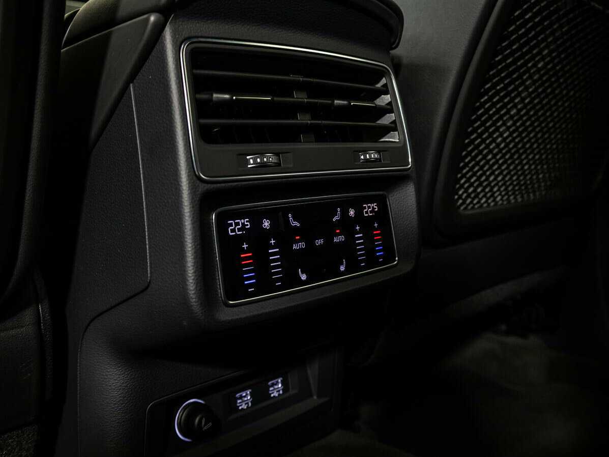 Audi Q8 55 TFSI, 2019 Фото №15