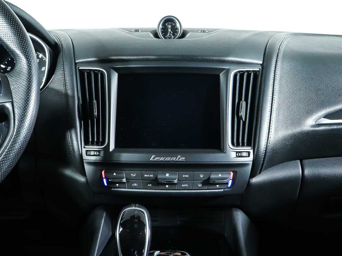 Maserati Levante, 2018 Фото №11