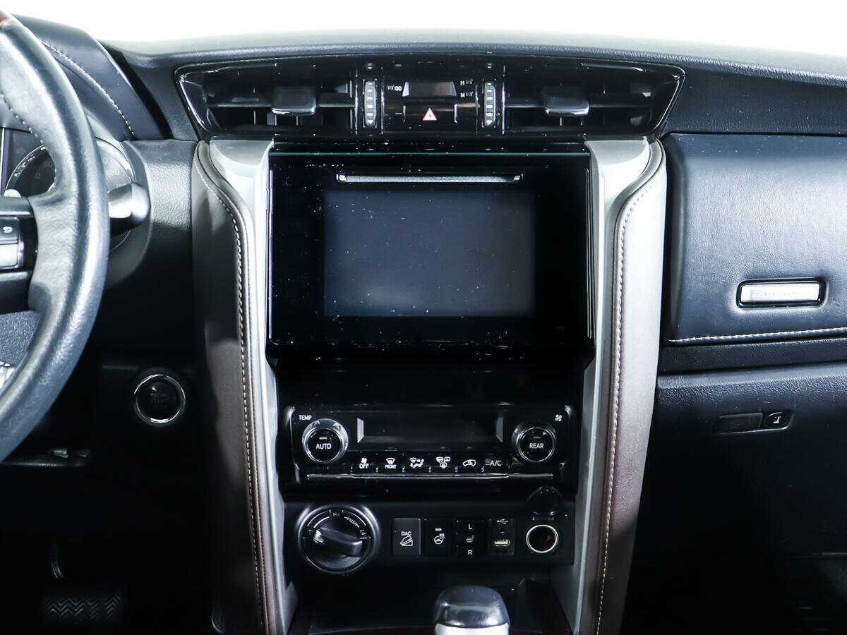 Toyota Fortuner, 2018 Фото №10