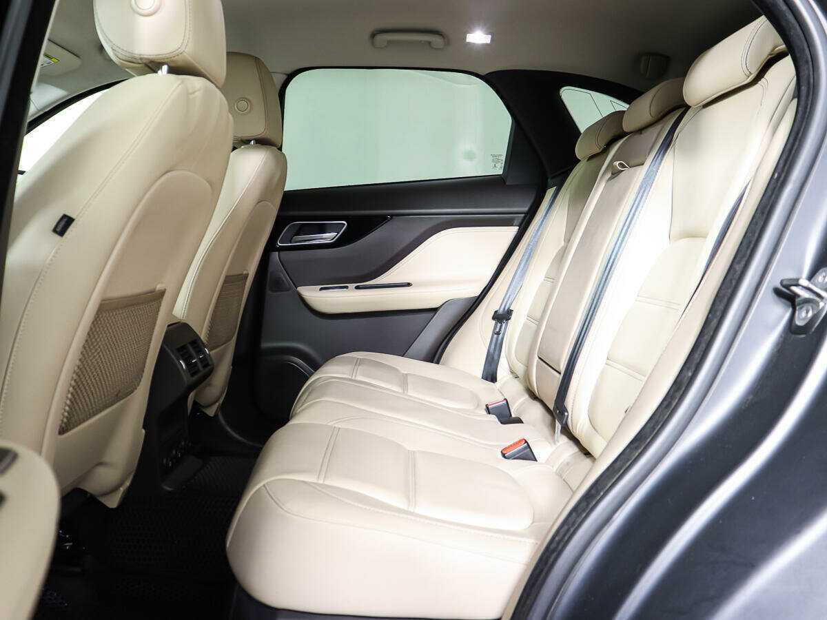 Jaguar F-Pace, 2017 Фото №9