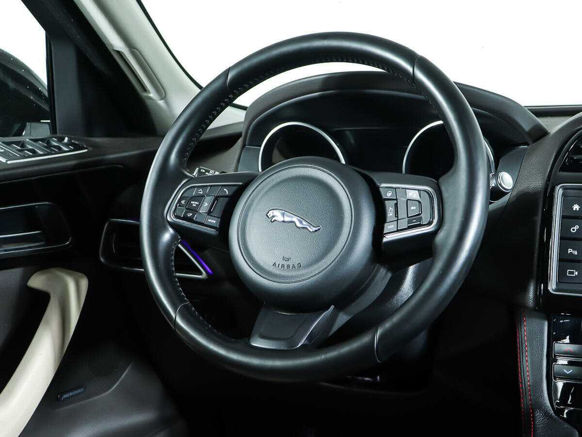Jaguar F-Pace, 2017 Фото №14