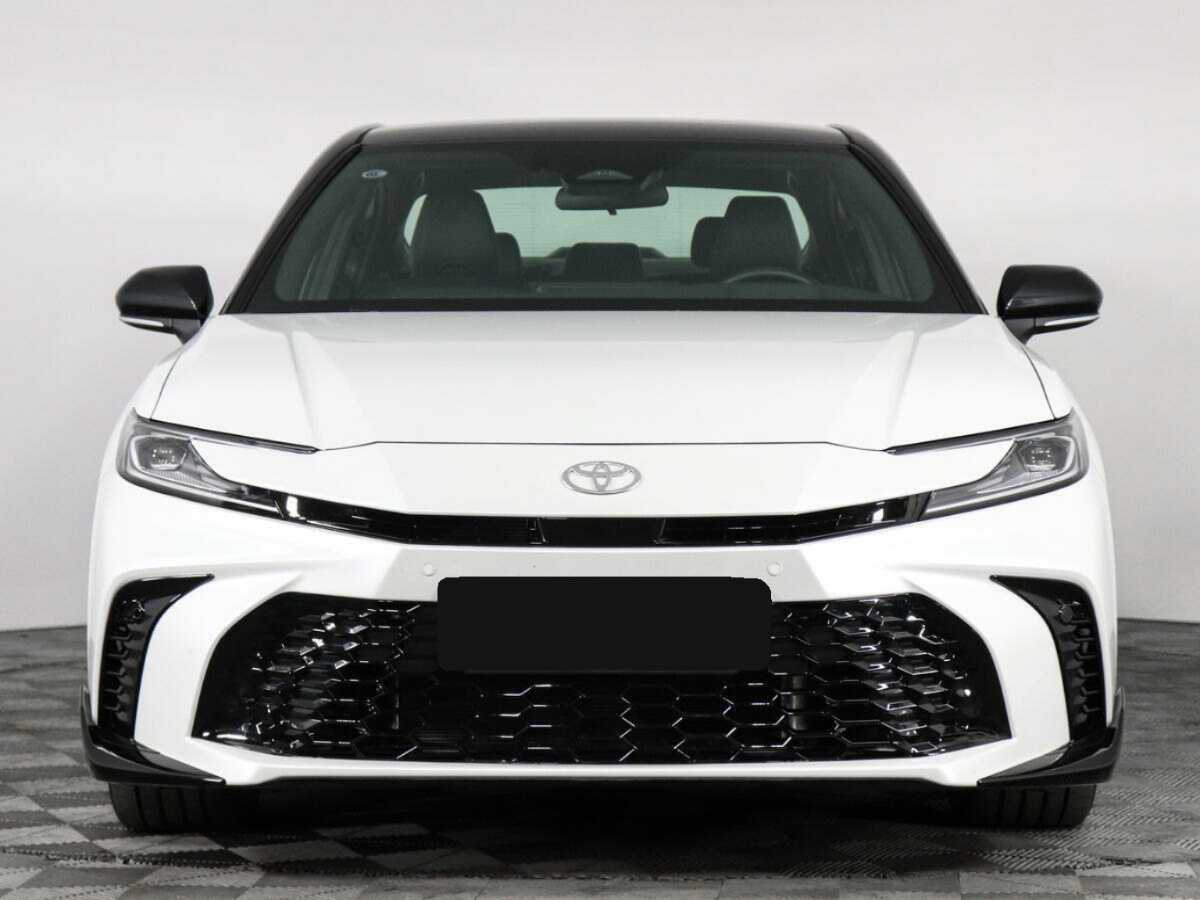 Toyota Camry, 2024 - 2 024 км. | Фото №2