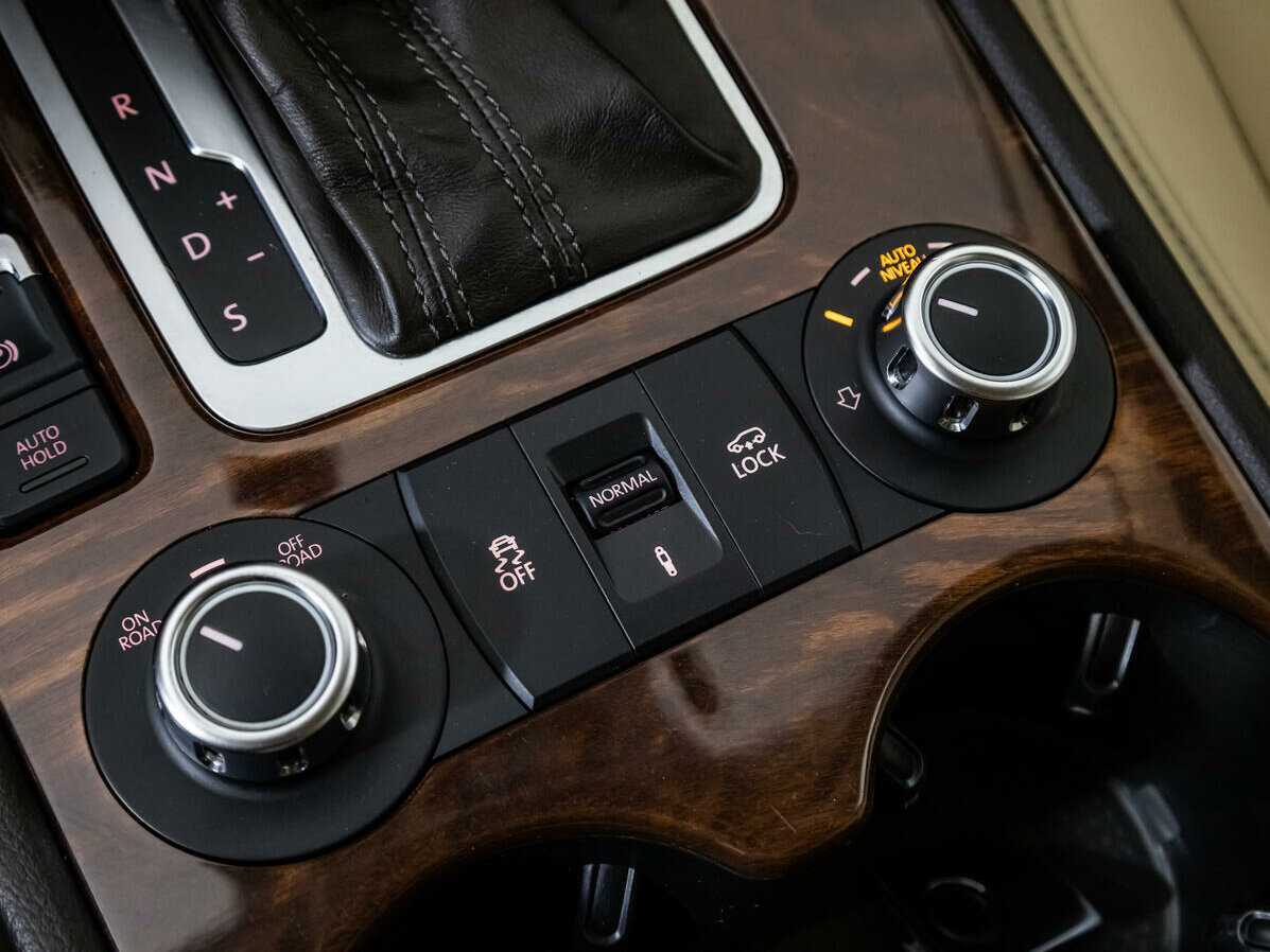 Volkswagen Touareg, 2011 Фото №19