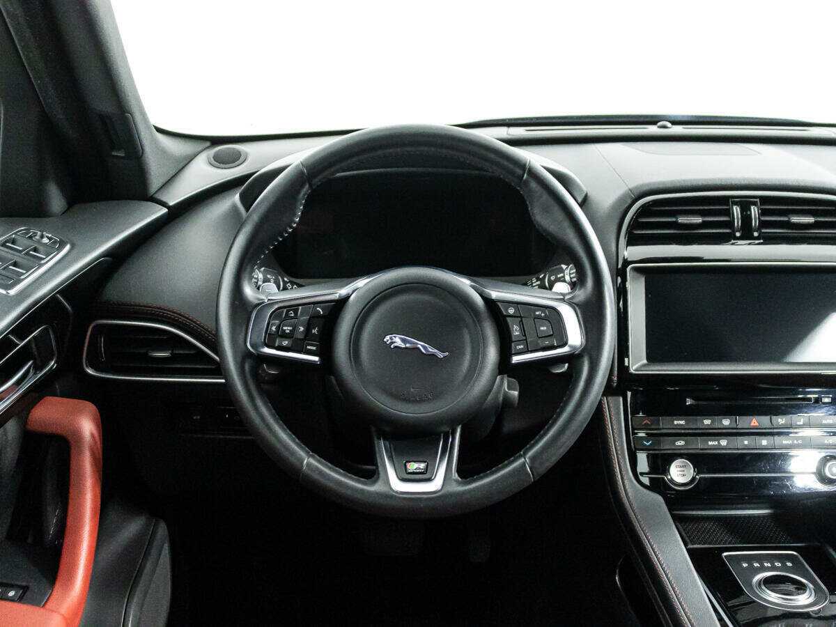 Jaguar F-Pace, 2017 Фото №20