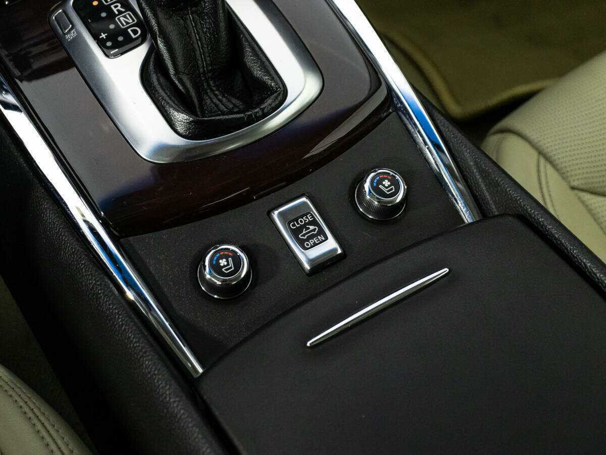 Infiniti G37, 2012 Фото №19