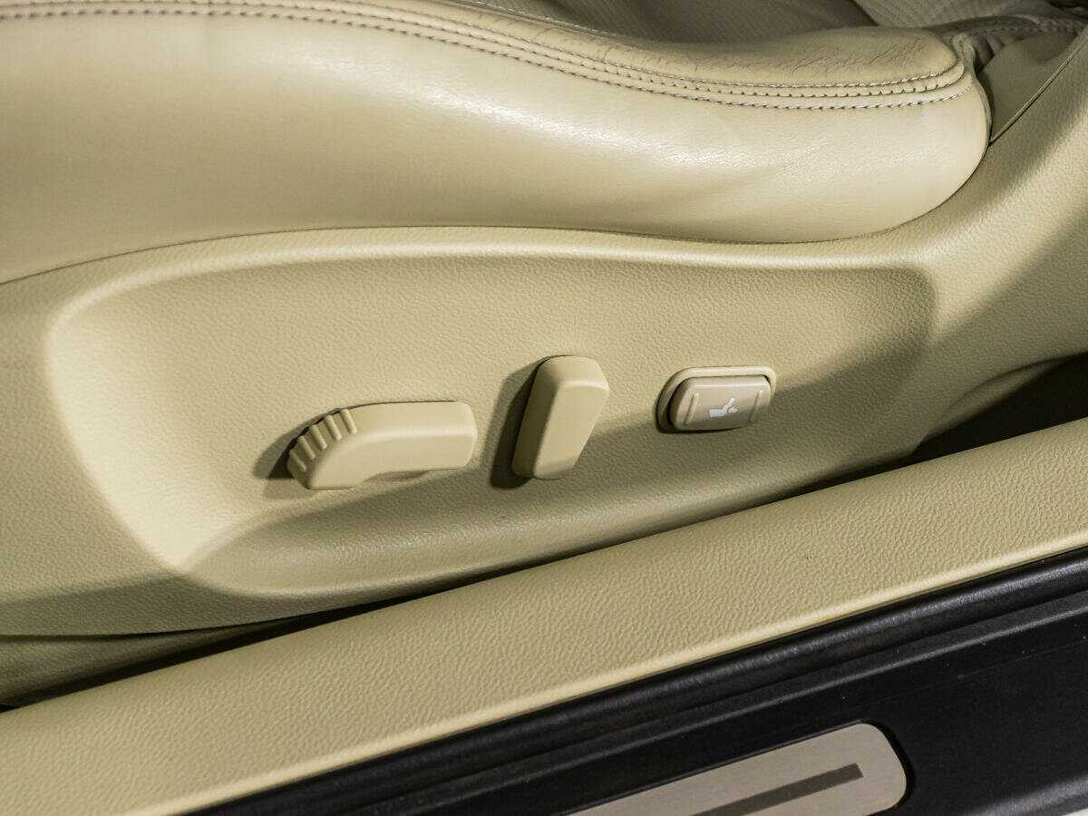 Infiniti G37, 2012 Фото №23