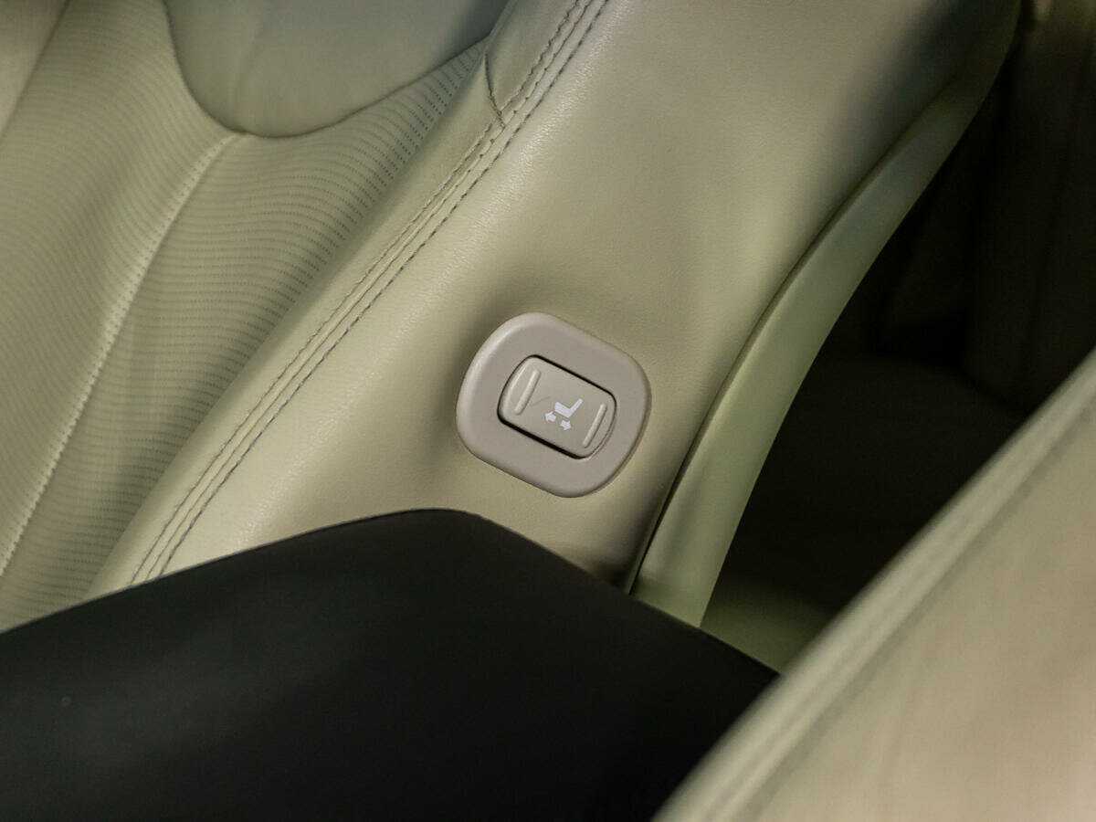 Infiniti G37, 2012 Фото №25