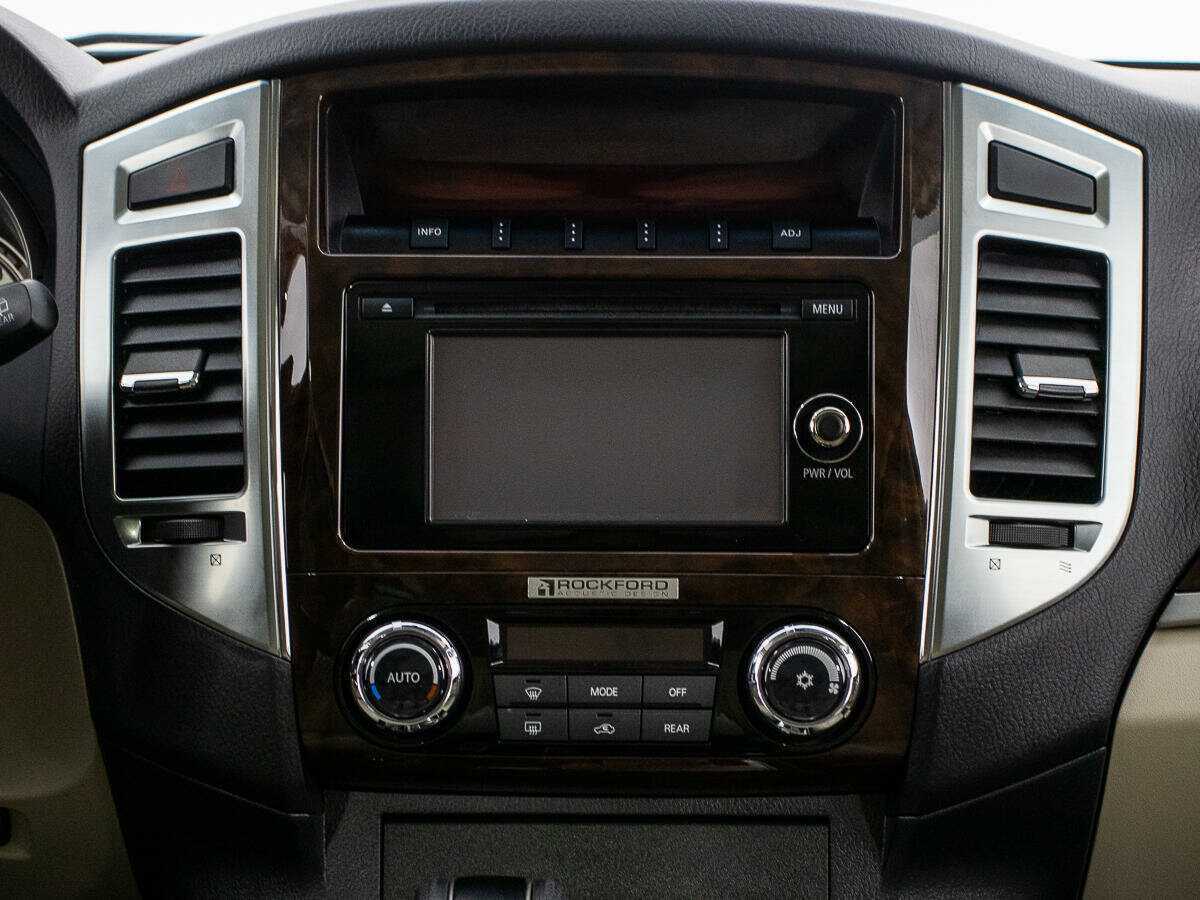 Mitsubishi Pajero, 2020 Фото №18