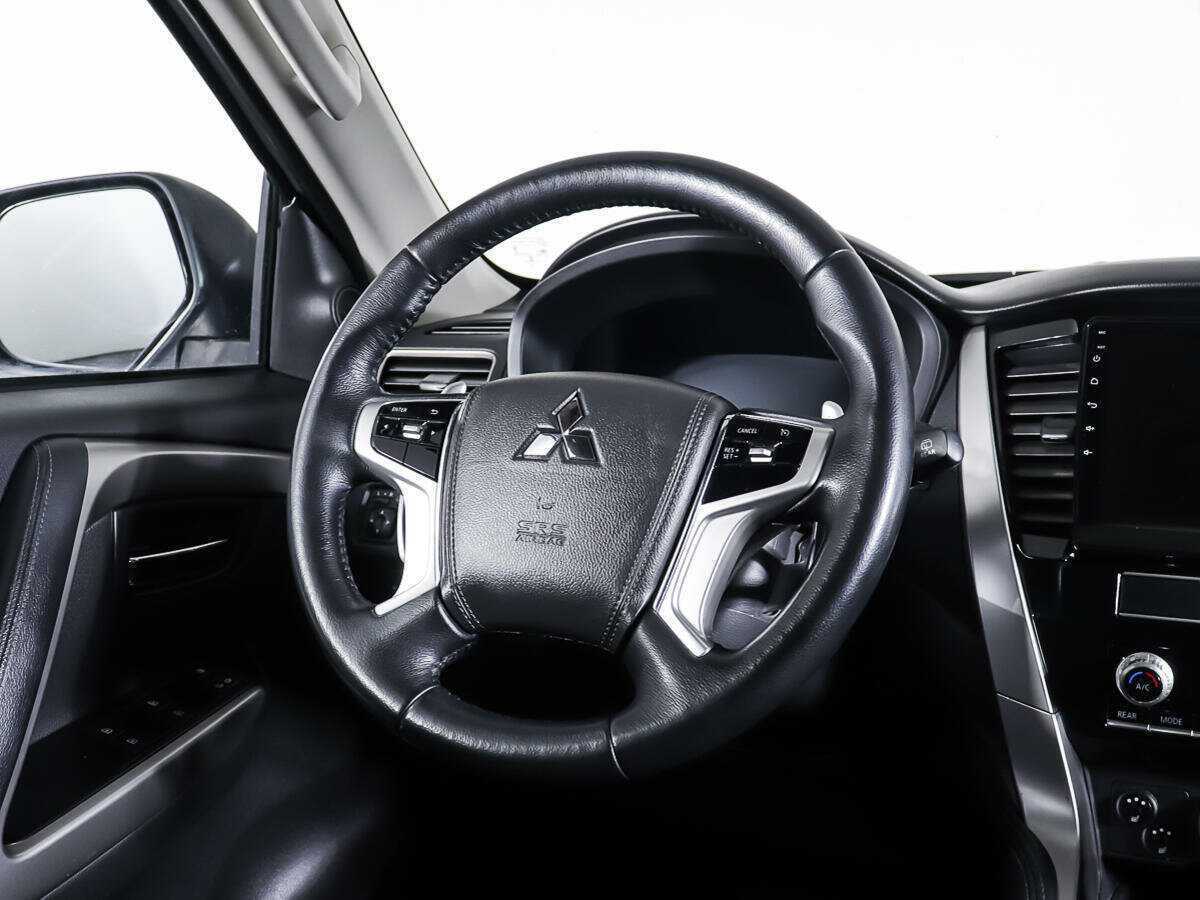 Mitsubishi Pajero Sport, 2020 Фото №16