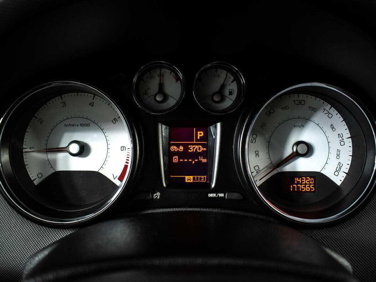 Peugeot 308, 2010 Фото №12