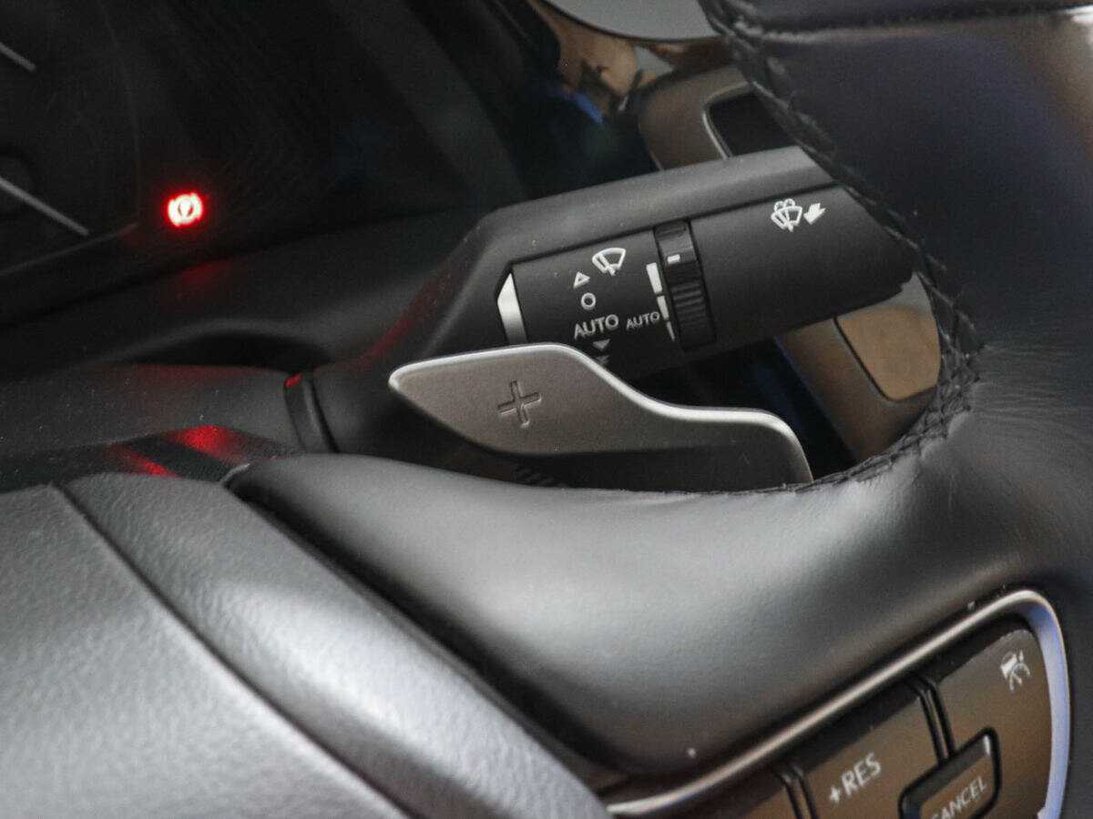 Lexus ES 300h, 2022 Фото №16