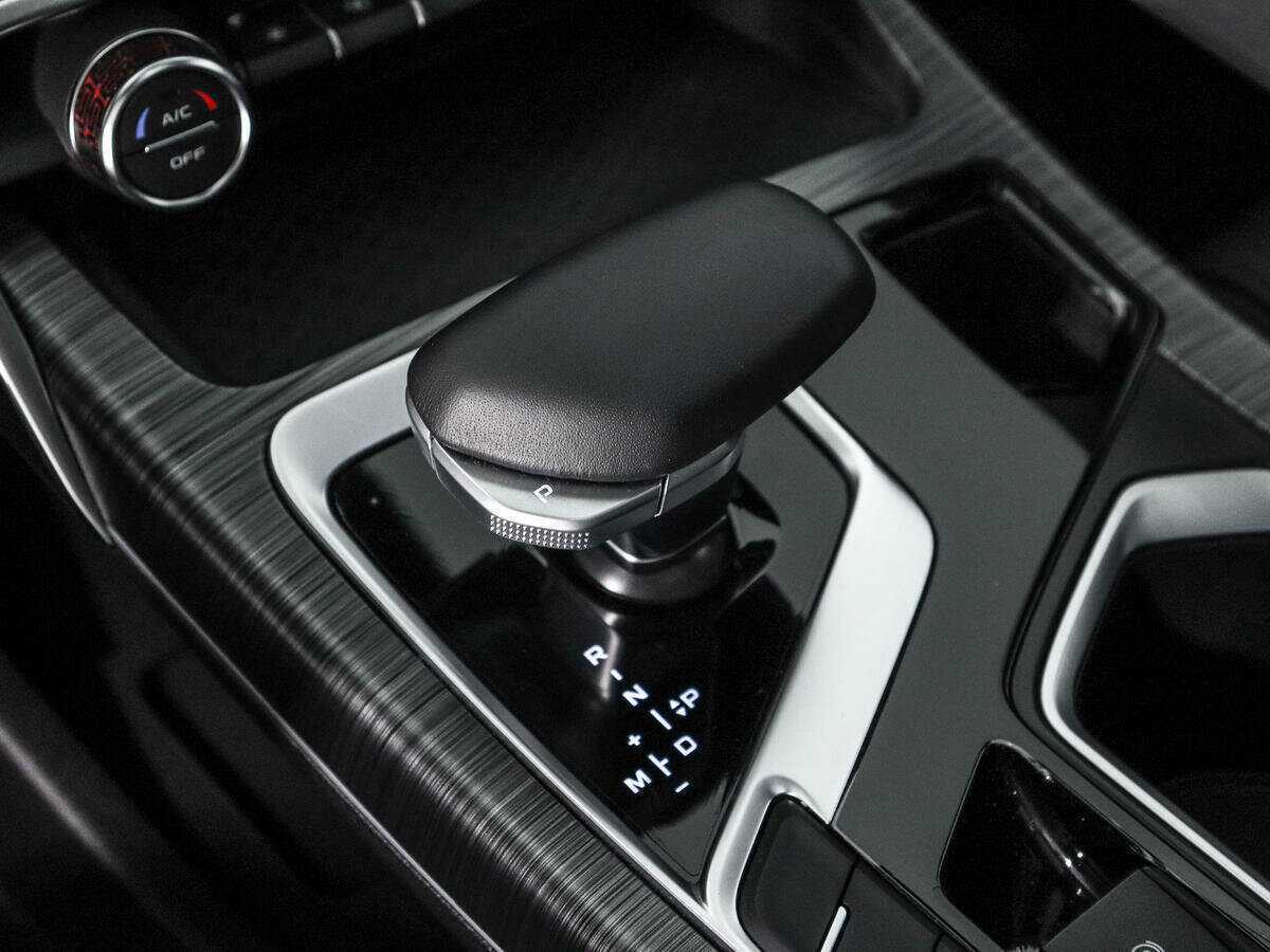 Geely Tugella, 2023 Фото №11