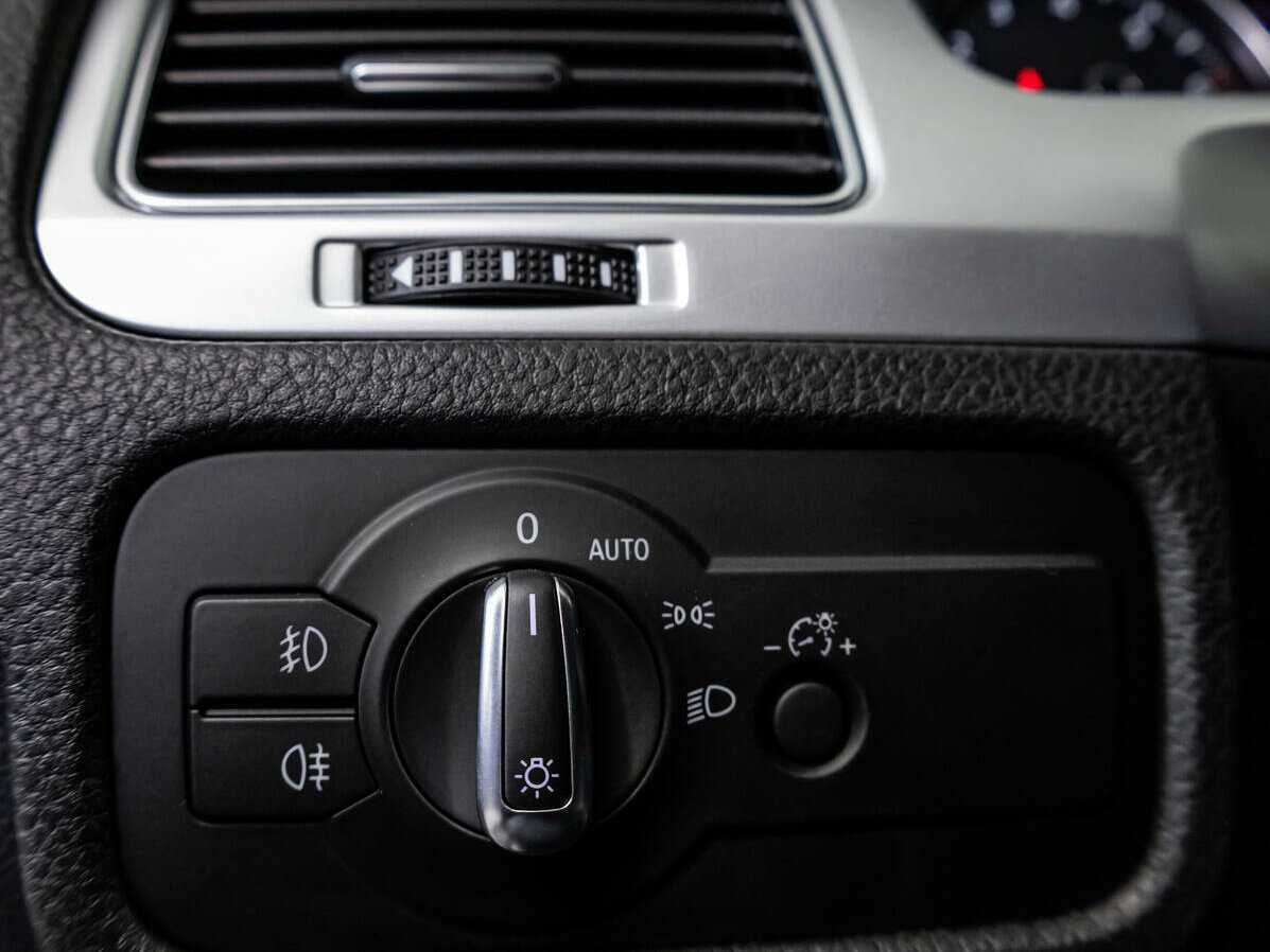 Volkswagen Touareg, 2015 Фото №11