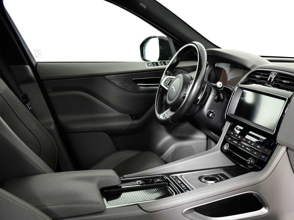 Jaguar F-Pace, 2016 Фото №11