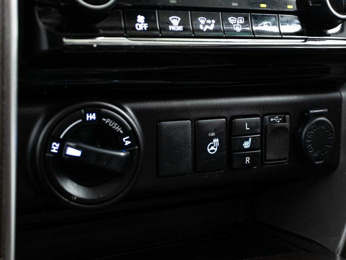 Toyota Fortuner, 2018 Фото №17