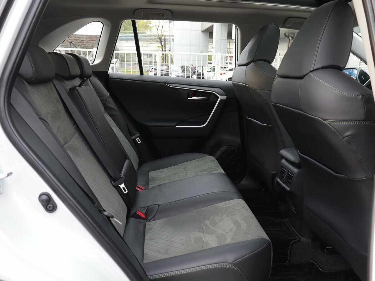 Toyota RAV4, 2024 Фото №22