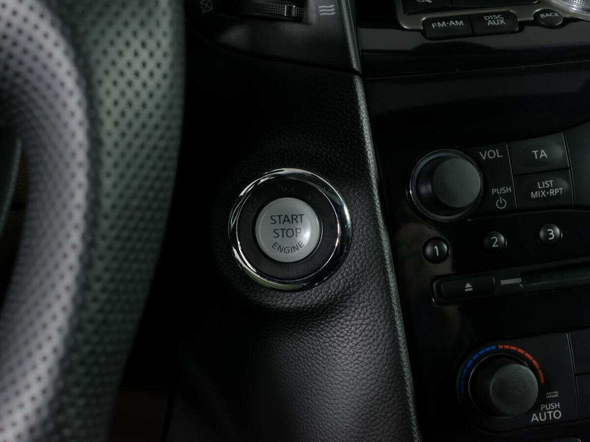 Infiniti FX37, 2010 Фото №16