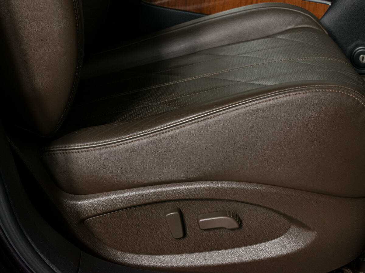 Infiniti FX37, 2010 Фото №19