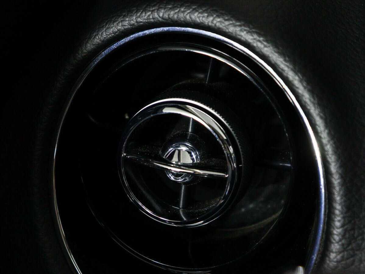 Jaguar XJ SWB, 2018 Фото №27