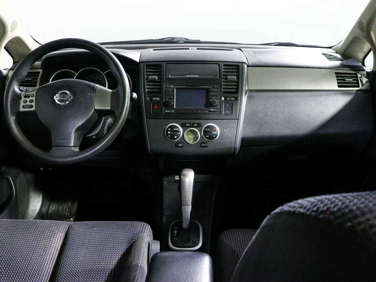 Nissan Tiida, 2011 Фото №12