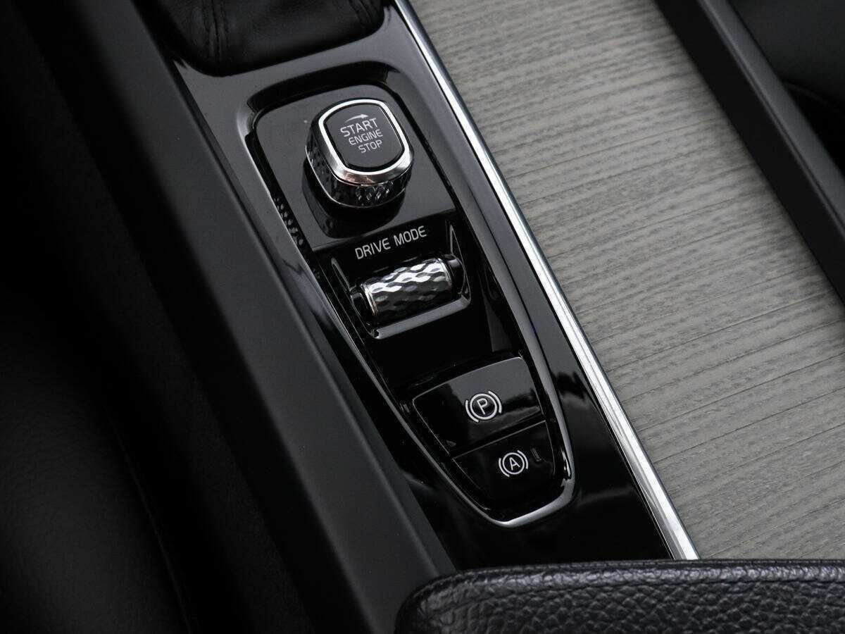 Volvo XC60, 2020 Фото №14