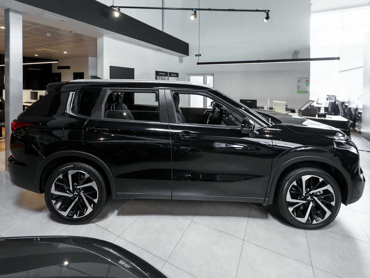 Mitsubishi Outlander, 2023 - 21 км. | Фото №3