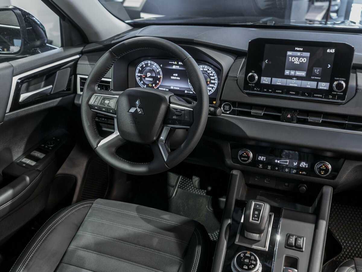 Mitsubishi Outlander, 2023 Фото №14