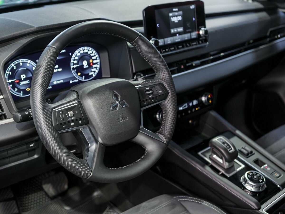 Mitsubishi Outlander, 2023 Фото №16