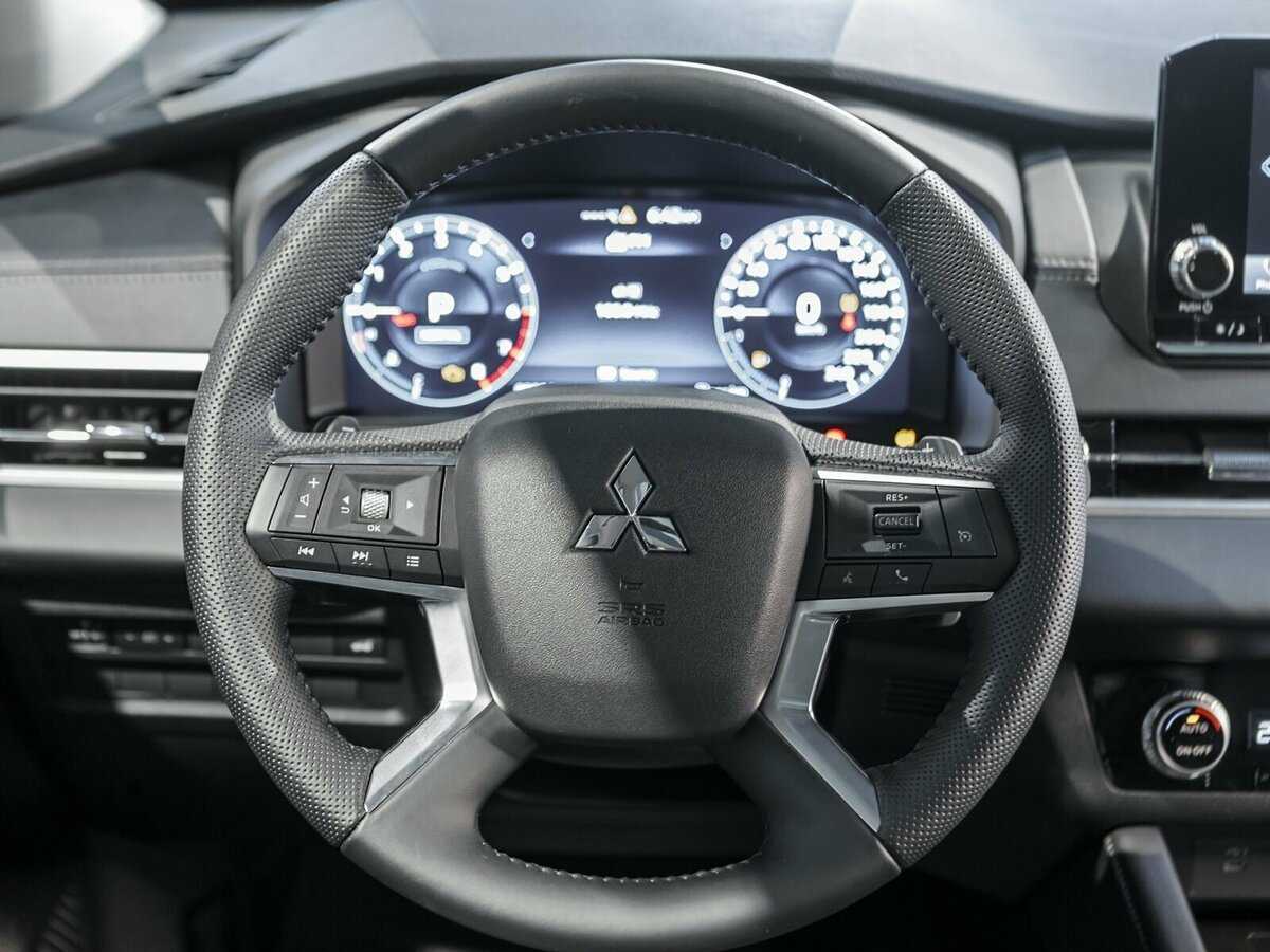 Mitsubishi Outlander, 2023 Фото №17