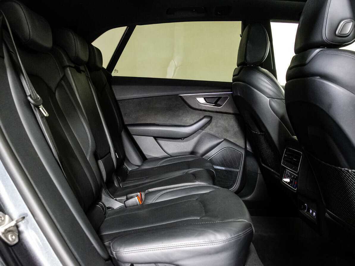 Audi Q8 55 TFSI, 2018 Фото №23