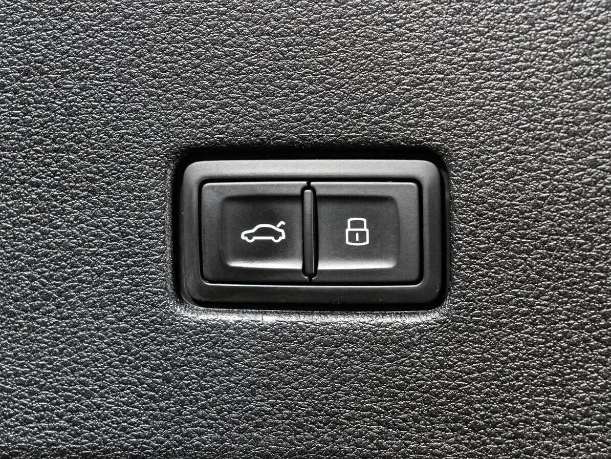 Audi Q8 55 TFSI, 2018 Фото №28