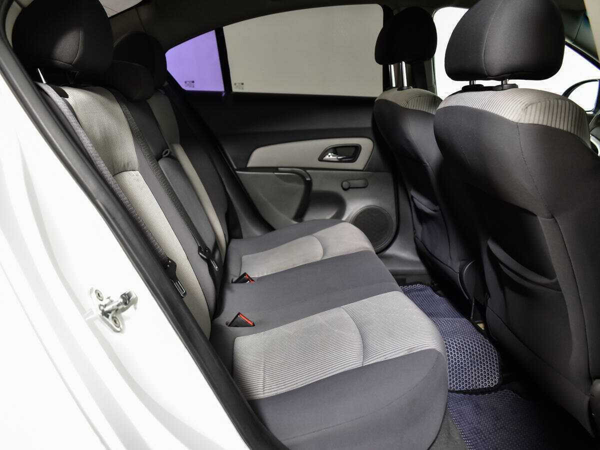 Chevrolet Cruze, 2010 Фото №10