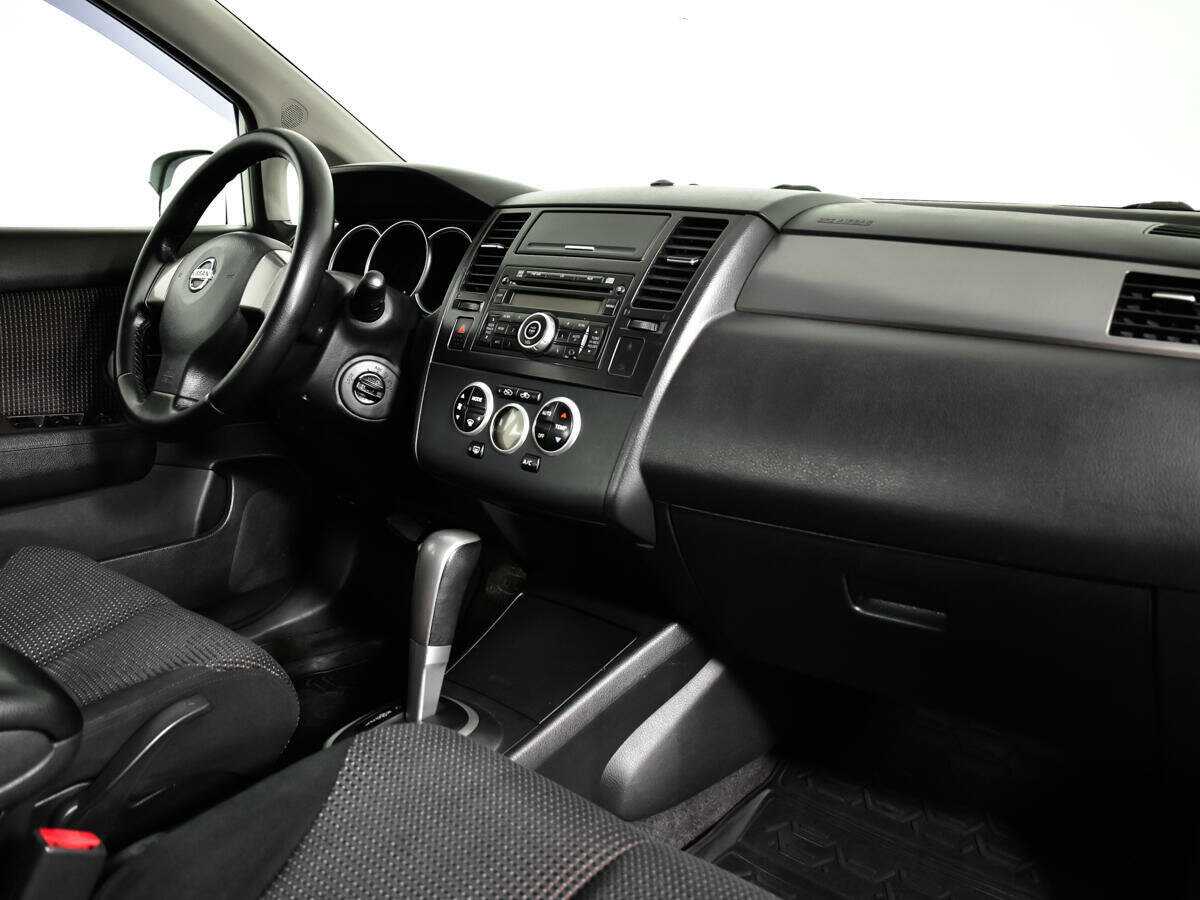 Nissan Tiida, 2011 Фото №9