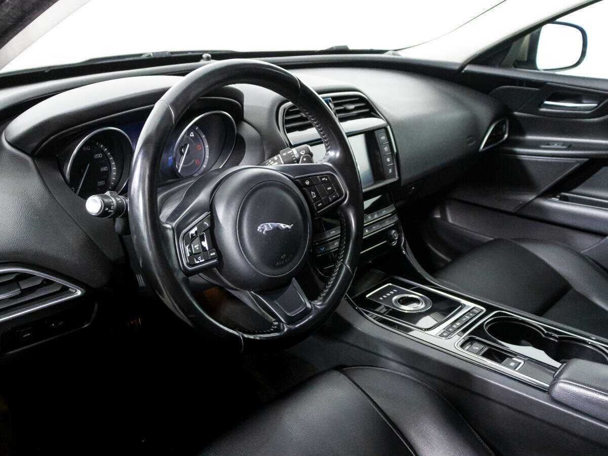 Jaguar XE, 2015 Фото №11