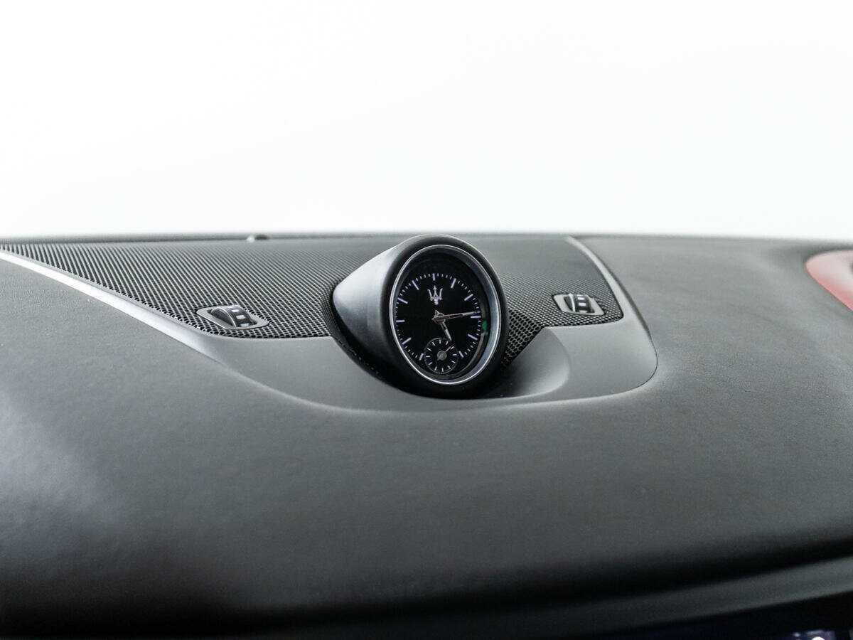 Maserati Levante Diesel, 2017 Фото №18