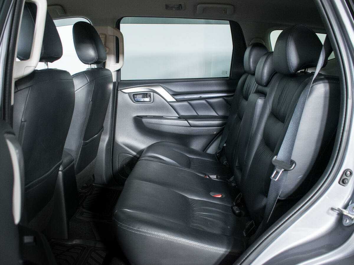 Mitsubishi Pajero Sport, 2016 Фото №10