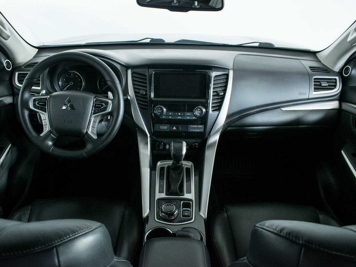 Mitsubishi Pajero Sport, 2016 Фото №12