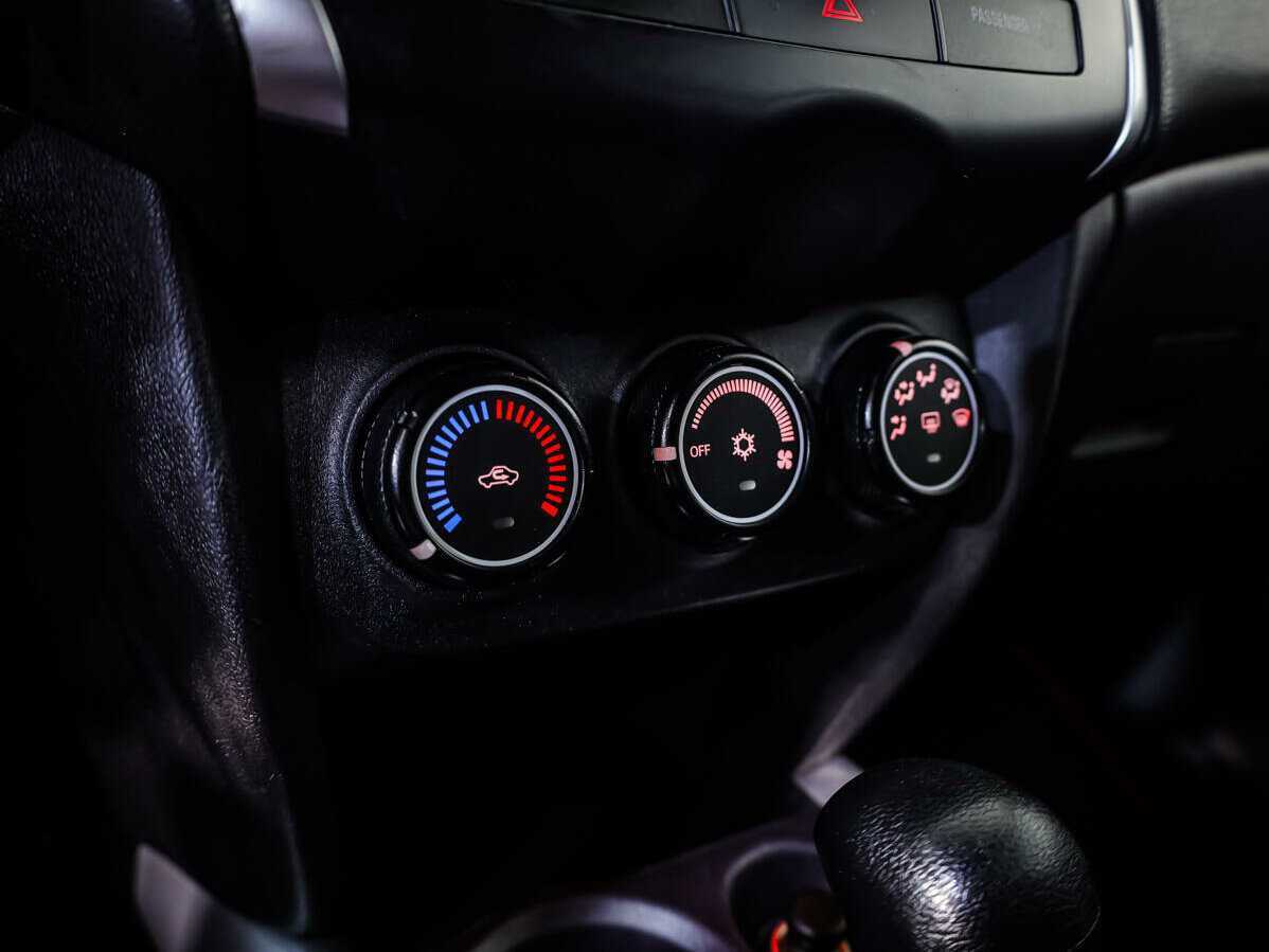 Mitsubishi ASX, 2010 Фото №13