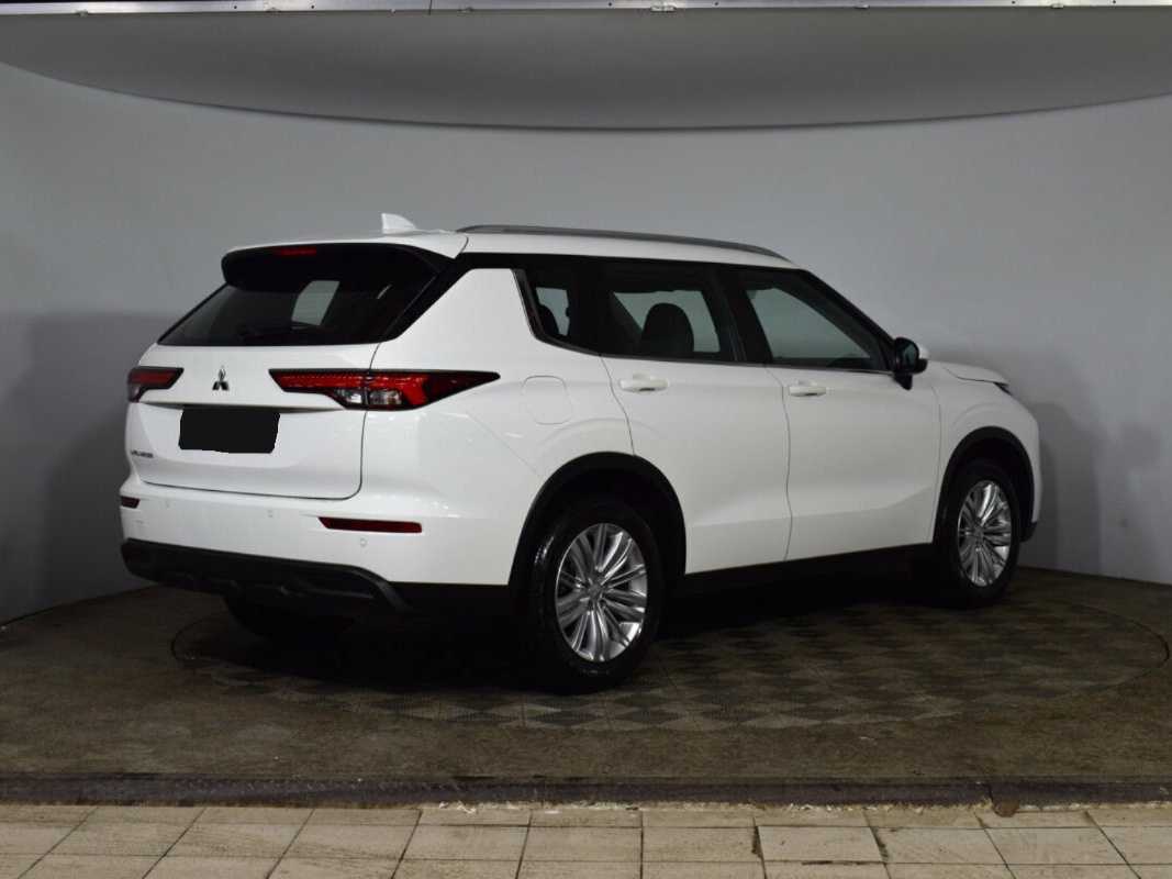 Mitsubishi Outlander, 2022 Фото №5