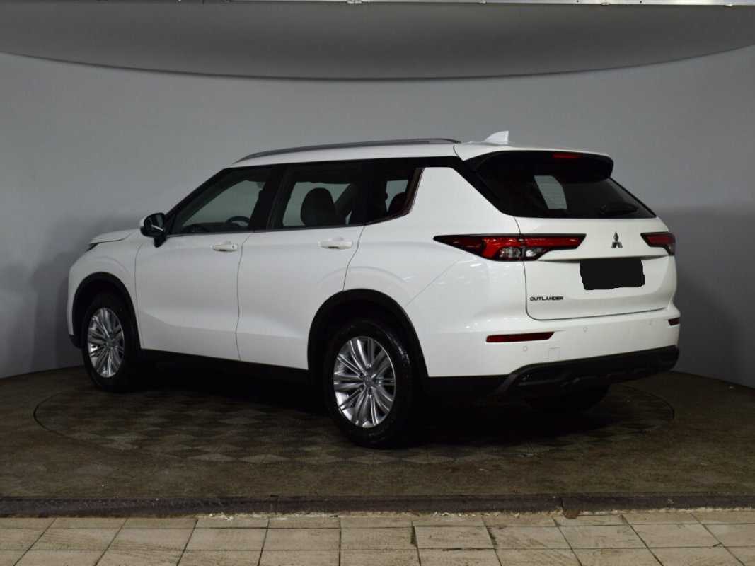Mitsubishi Outlander, 2022 Фото №7