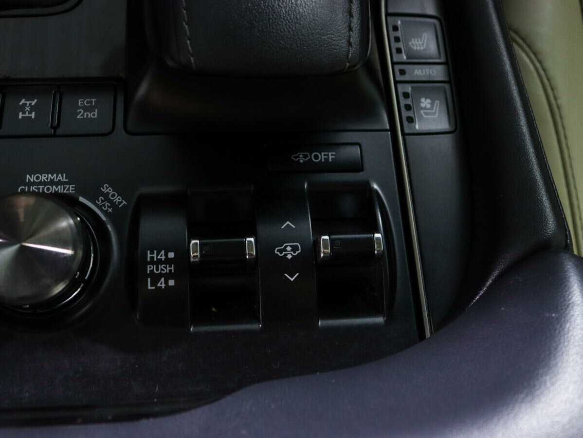 Lexus LX 570, 2015 Фото №22